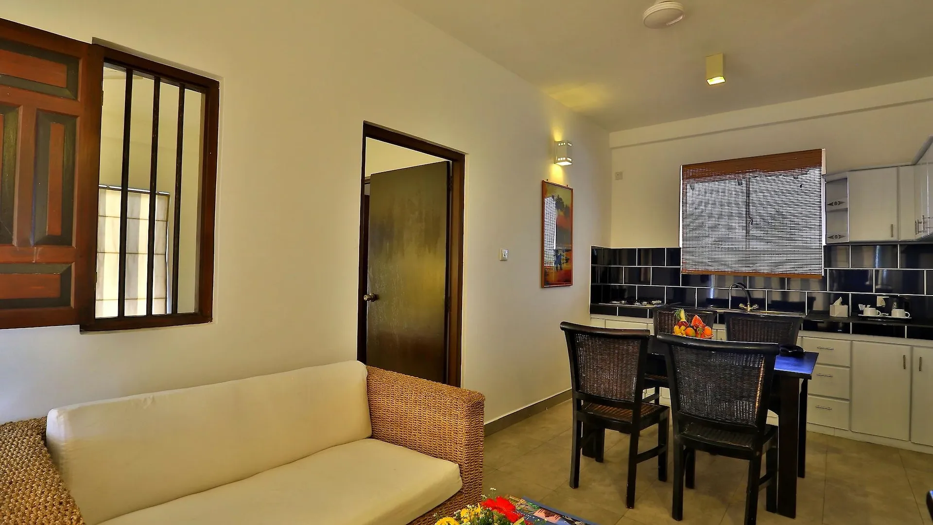 St.Lachlan Hotel&Suites Negombo 4*,