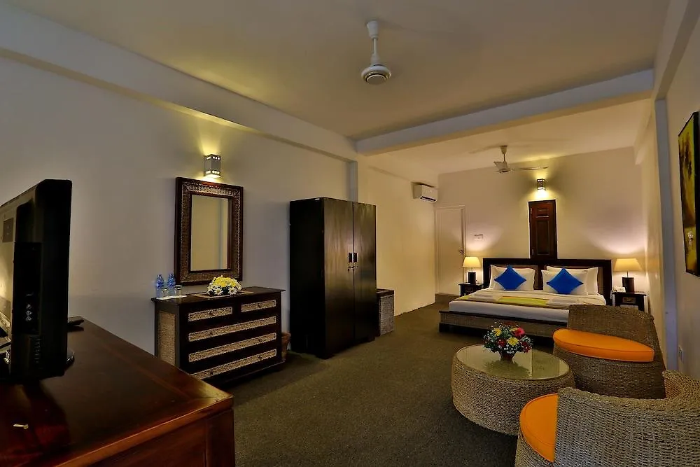 Hotel St.Lachlan Hotel&Suites Negombo