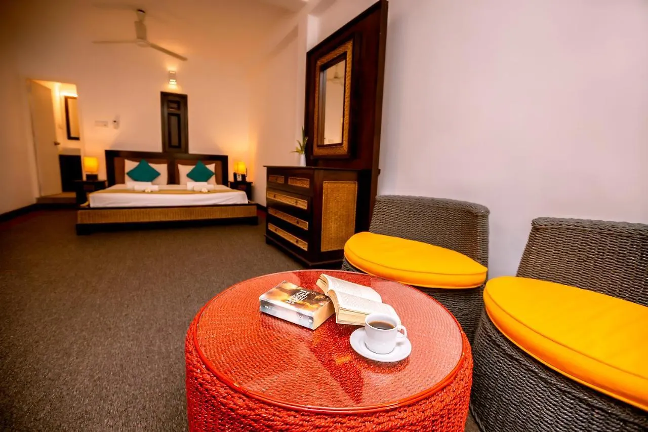 St.Lachlan Hotel & Suites Negombo