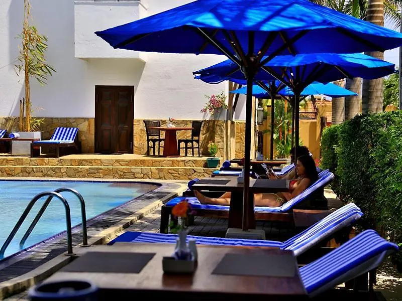 St.Lachlan Hotel & Suites Negombo 4*,