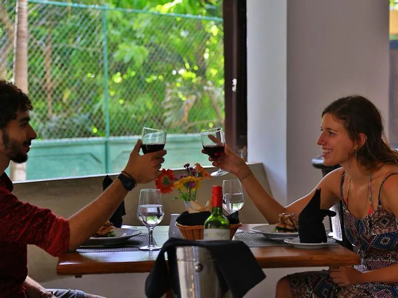 St.Lachlan Hotel & Suites Negombo