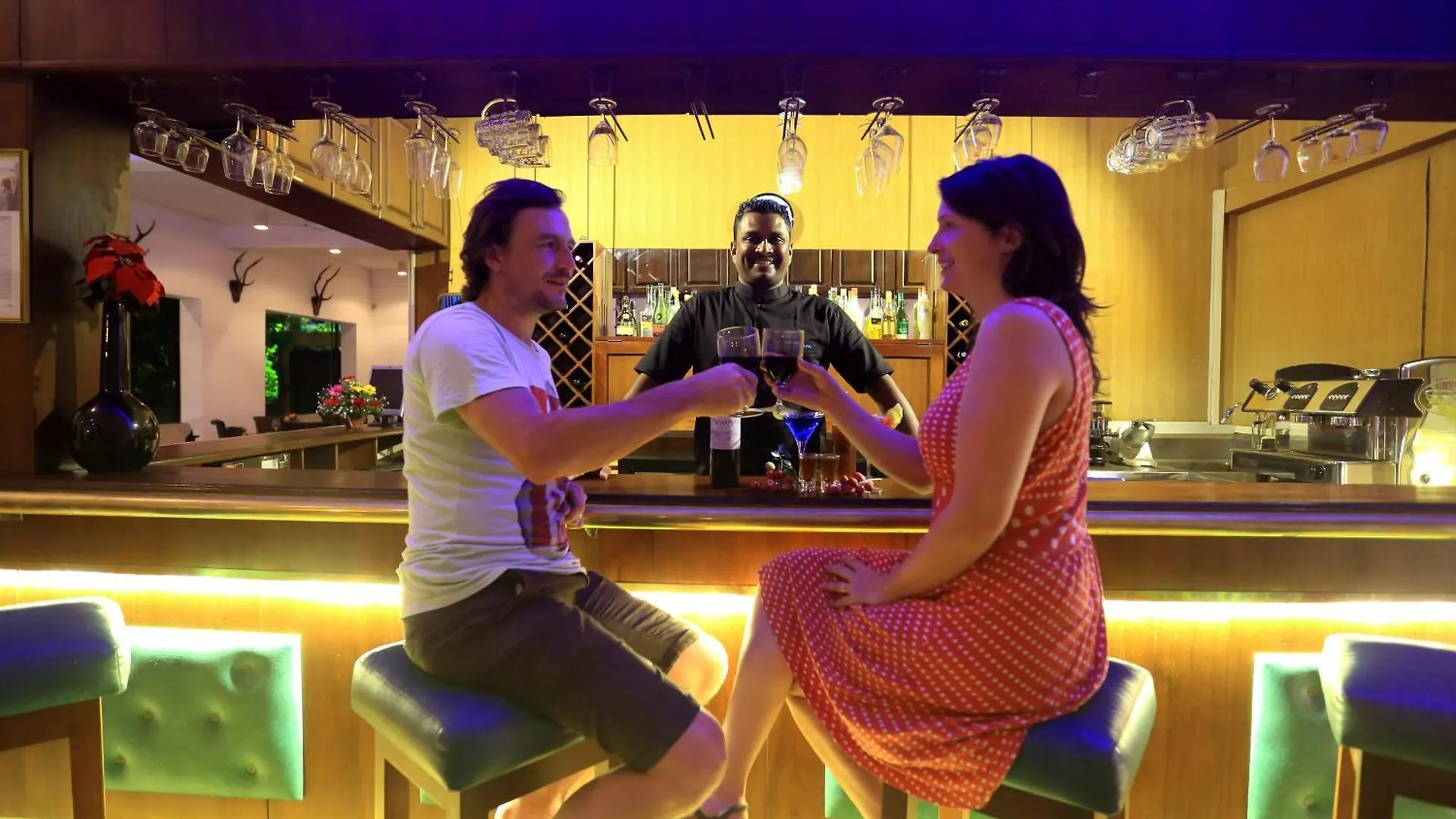 St.Lachlan Hotel & Suites Negombo