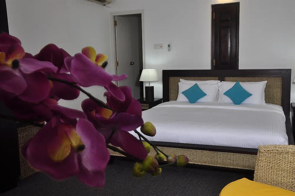 St.Lachlan Hotel&Suites Negombo 4*,